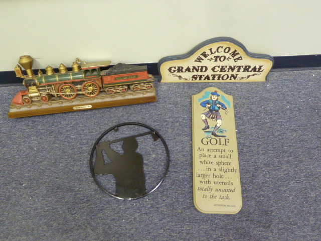 lot 115 image: LOT OF TRAIN DECOR & GOLF DECOR