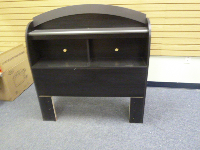 lot 114 image: TWIN SIZE BOOKCASE HEADBOARD