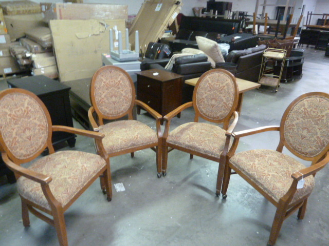 lot 109 image: SET OF 4 ACCENT CHAIRS