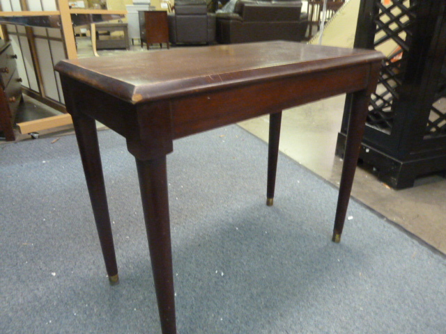 lot 104 image: NICE PIANO BENCH WITH STORAGE FOR MUSIC