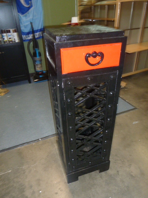 lot 3 image: RED & BLACK ASIAN MOTIF CABINET WITH ONE DRAWER
