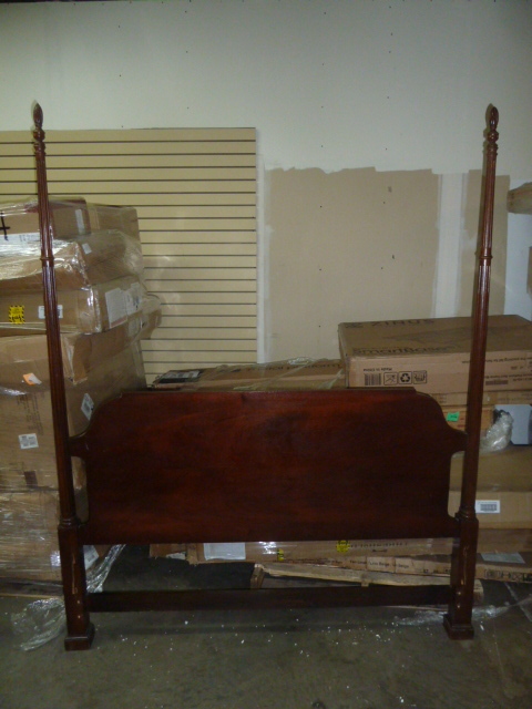 lot 9 image: QUEEN SIZE POSTER BED HEADBOARD & FOOTBOARD