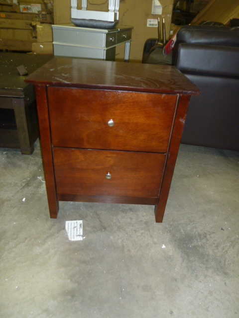 lot 88 image: CHERRY 2 DRAWER NIGHTSTAND