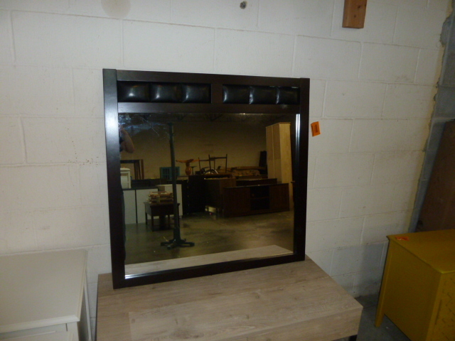 lot 80 image: COASTER FURNITURE MIRROR