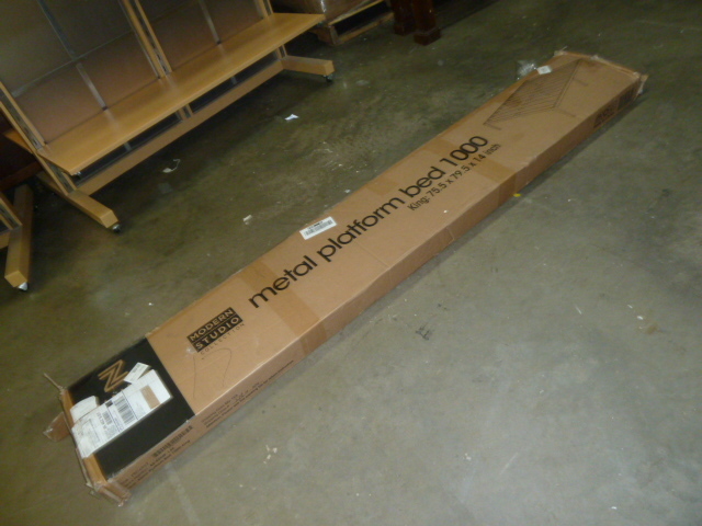 lot 14 image: KING SIZE METAL PLATFORM BED