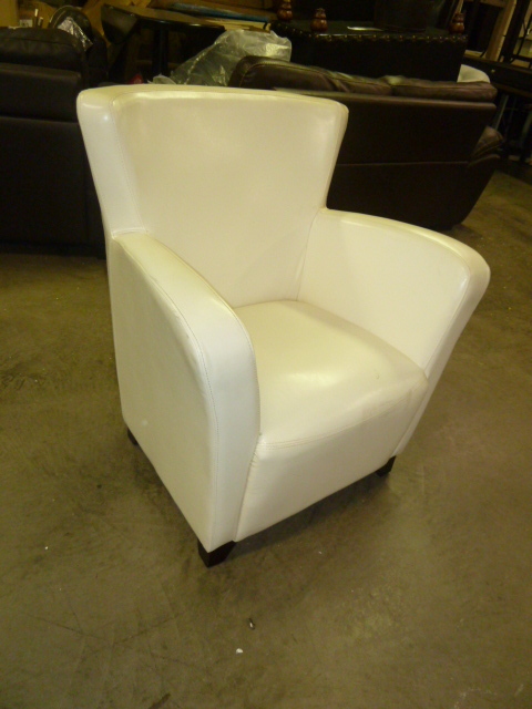 lot 70 image: WHITE CHAIR