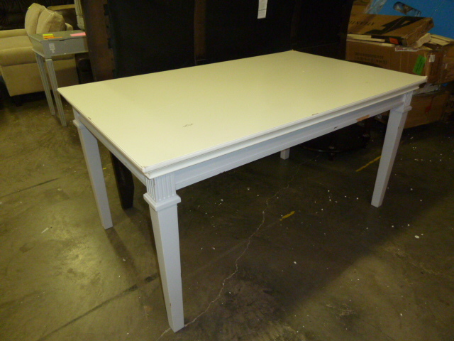 lot 223 image: LARGE WOOD DINING TABLE - TWO BAD CORNERS