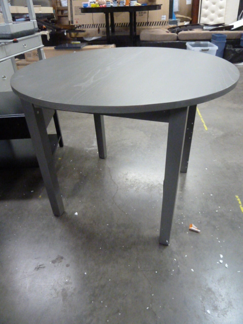 lot 213 image: ROUND DINING TABLE - HAS TWO CRACKS