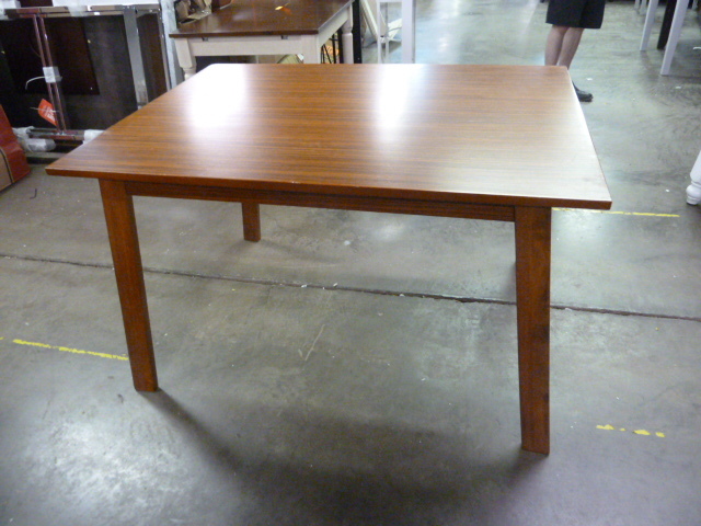 lot 210 image: WOOD DINING TABLE - DAMAGED EDGE