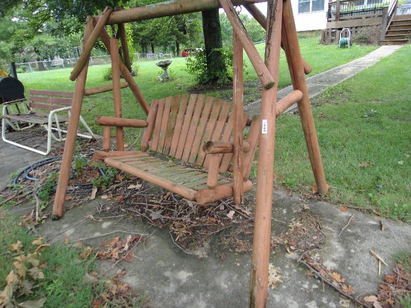 lot 216 image: Wooden Swing