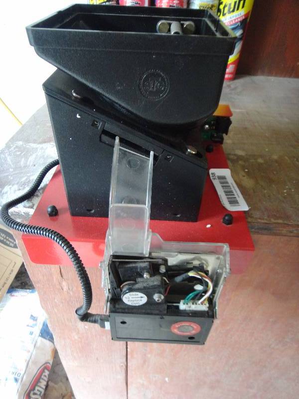 lot 938 image: Cube Hopper MKII