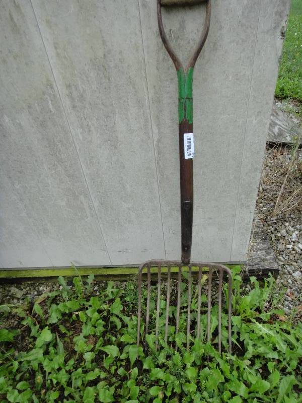 lot 229 image: Pitch Fork