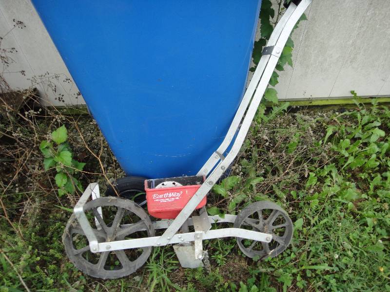 lot 228 image: Earthway Precision Garden Seeder