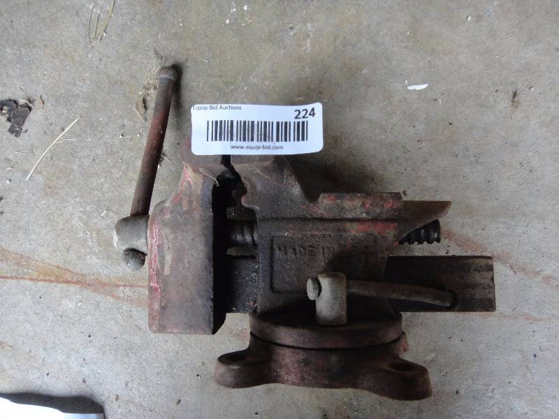 lot 224 image: Made in USA Vise