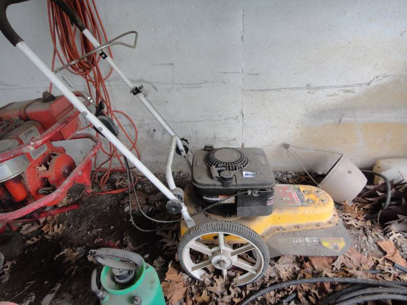 lot 951 image: DR Trimmer Mower