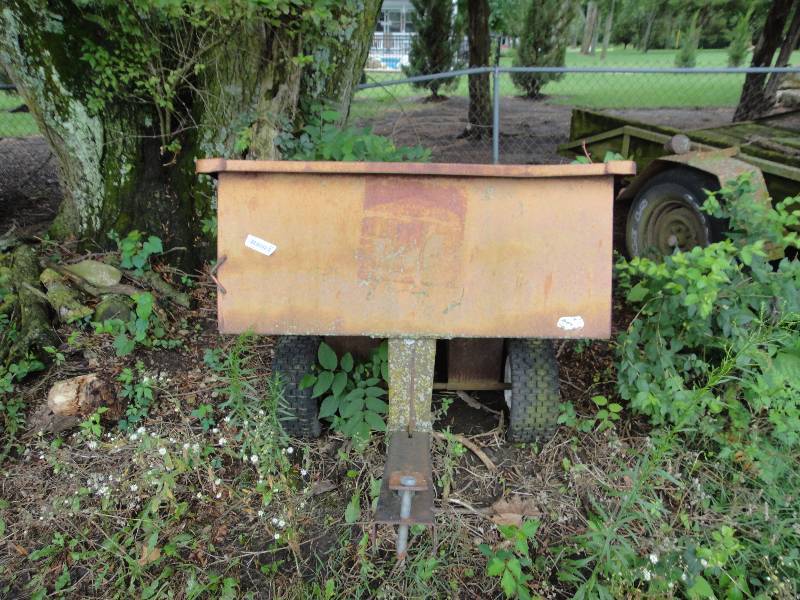 lot 956 image: Pull Behind Trailer