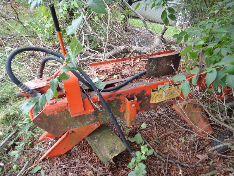 lot 958 image: Hydraulic Log Splitter Pull Behind Tractor