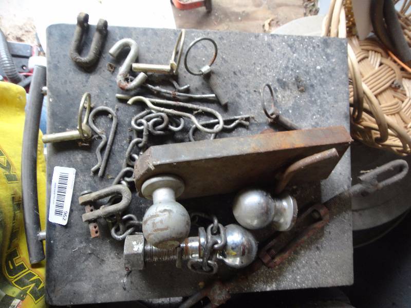 lot 962 image: Lot of Random Items