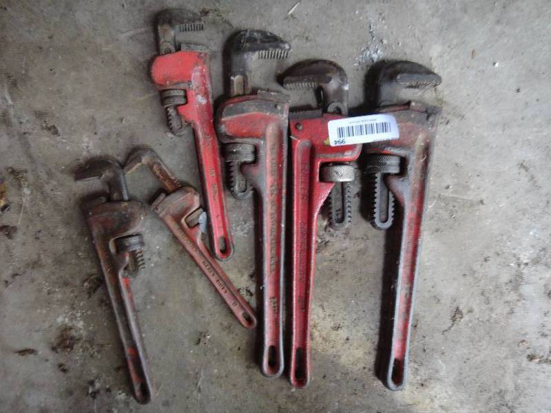 lot 994 image: Lot of Pipe Wrenches