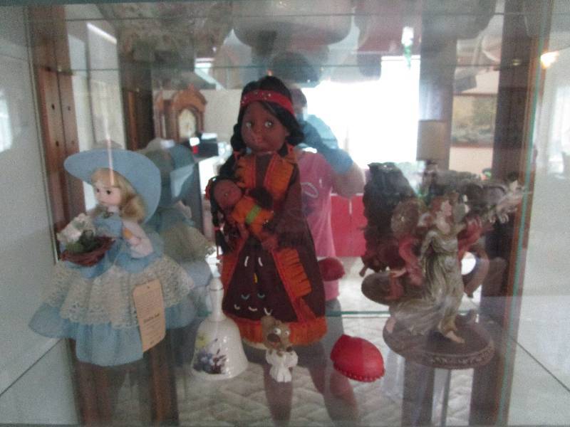 lot 154 image: Lot of Knick Knacks
