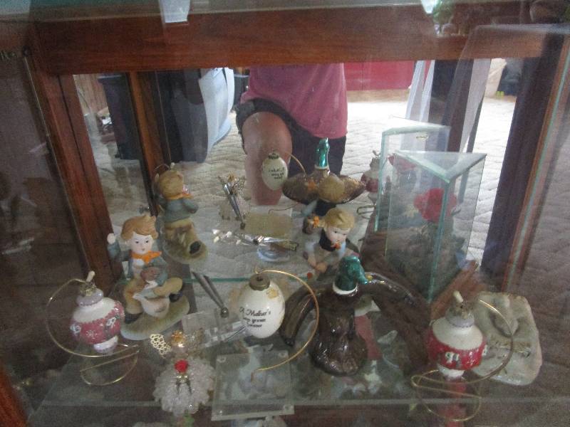 lot 155 image: Lot of Knick Knacks