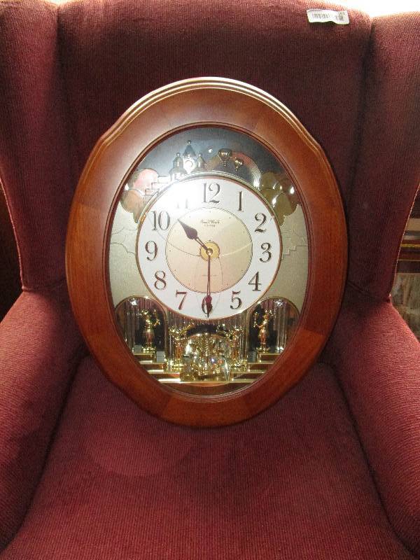 lot 123 image: Nostalgia 20th Anniversary Musical Rhythm Small World Clock