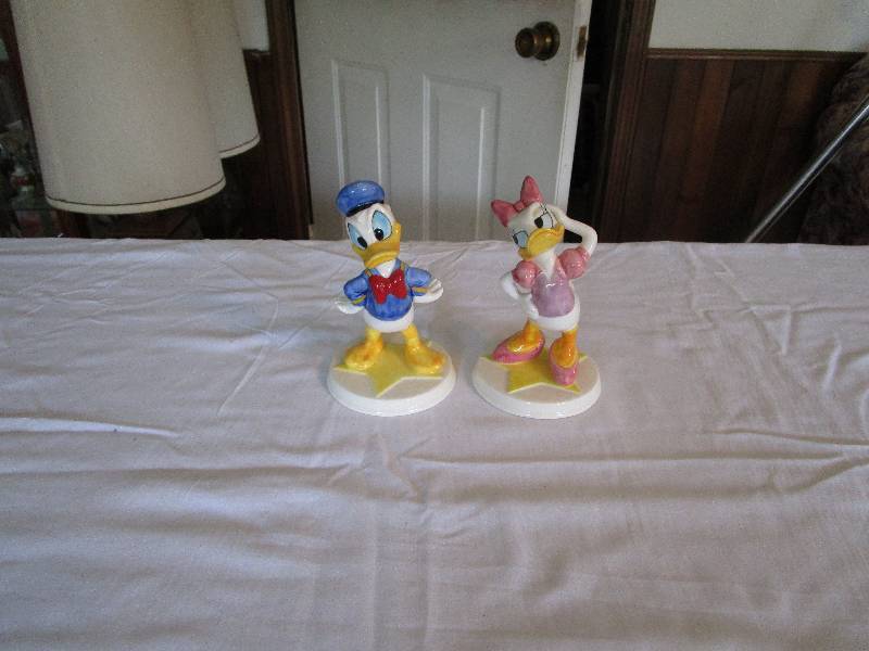 lot 178 image: Schmid Disney Figurines