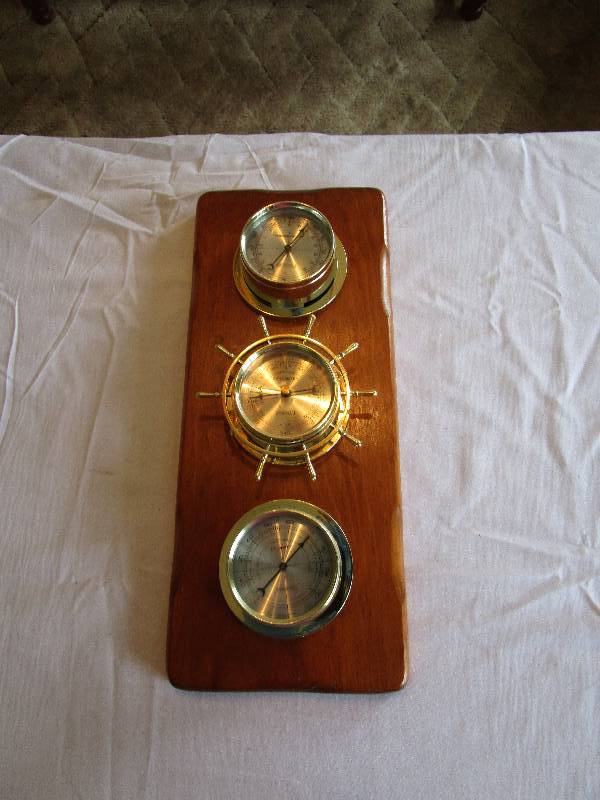 lot 262 image: Vintage Barometer