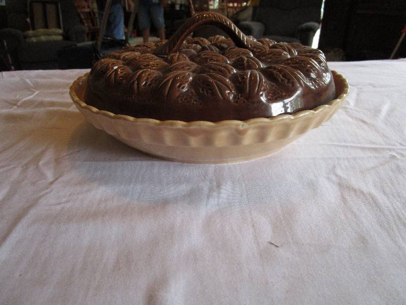 lot 269 image: Cake Plate