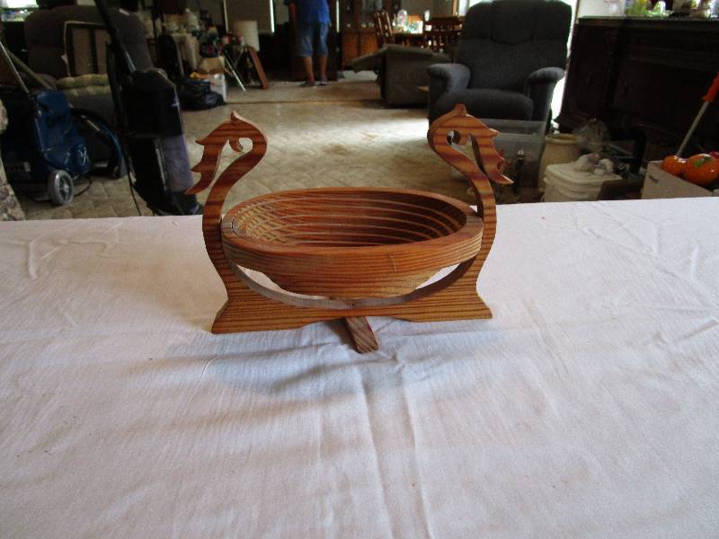 lot 979 image: Home Dcor