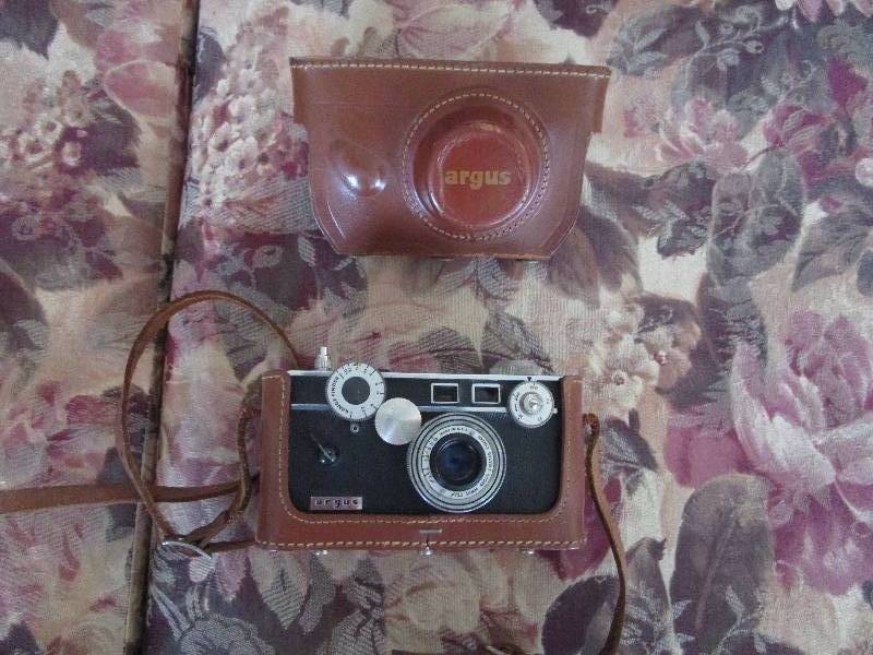 lot 208 image: Argus 55mm Camera