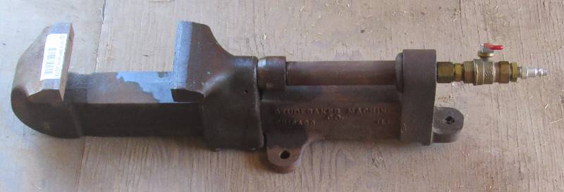 lot 2073 image: Pneumatic Vise - Studebaker Machine Co. Chicago, IL