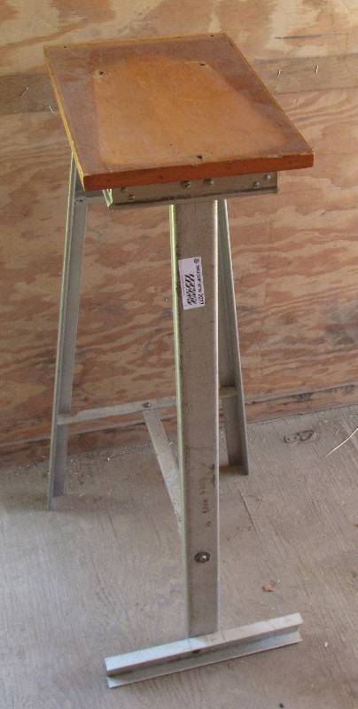 lot 2077 image: Tool Stand - Aluminum w wood top - see photo for measurements
