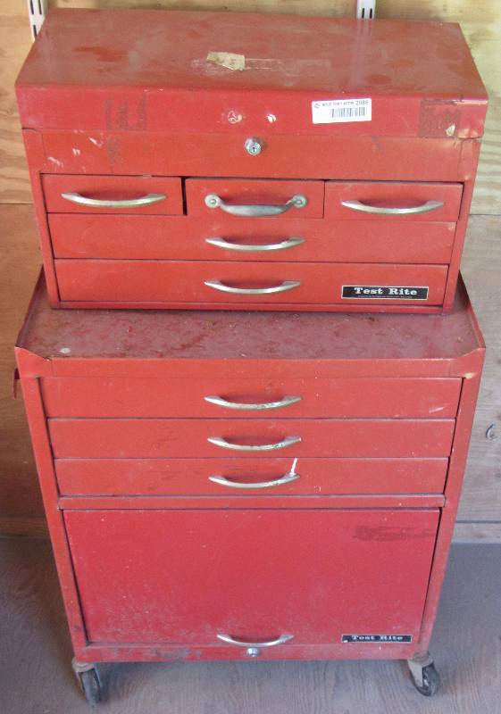 lot 2086 image: Tool Chest - Test Rite - On Wheels