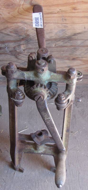 lot 2087 image: Vintage Hand Drill - Clamps On To Table