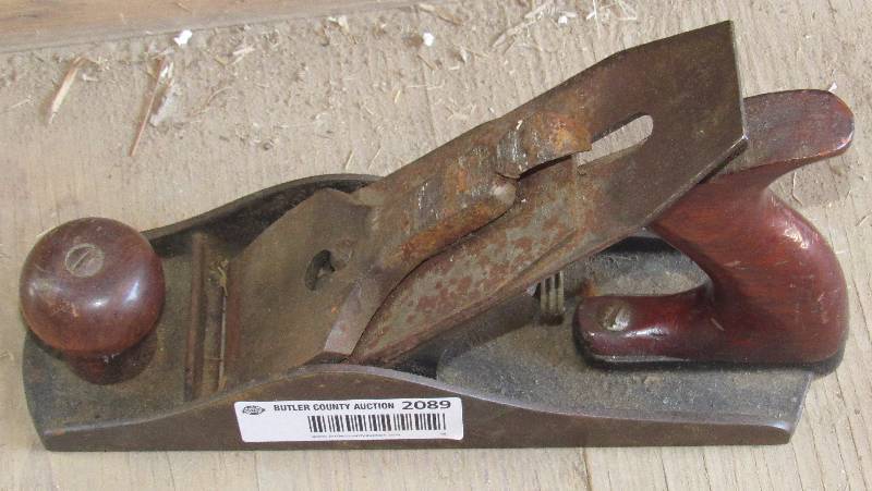 lot 2089 image: Vintage Wood Plane - No Markings - Approx 10 long