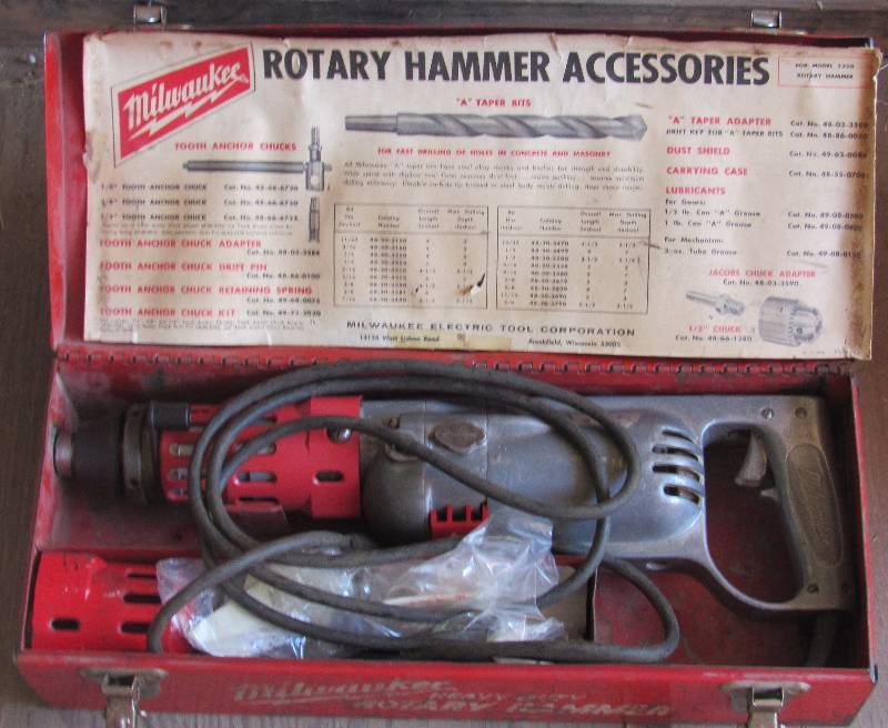 lot 2109 image: Milwaukee Rotary Hammer - Cat# 5310 - w metal case and a few extras in the case See photo