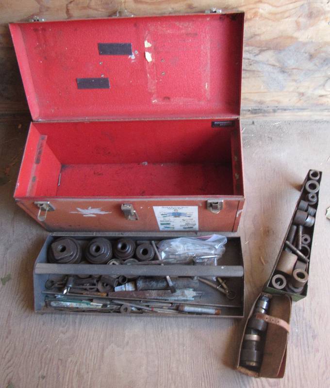 lot 2128 image: Kennedy Tool Box w knock-out tools - see photos