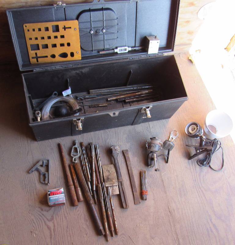 lot 2136 image: Tool Box and Contents - See Photos