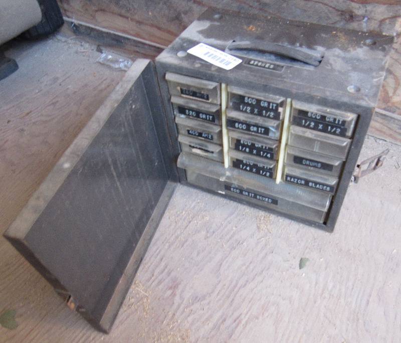lot 2140 image: Various Stones in Transportable Organizer - Very Handy