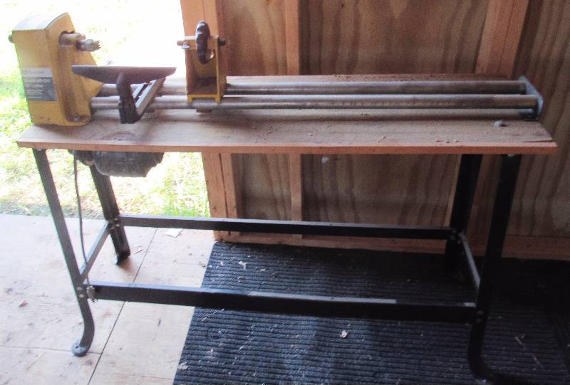 lot 2144 image: Rockwell 10 Lathe - M# 46-011 on metal stand