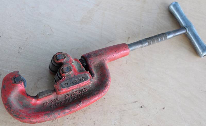lot 2149 image: Ridgid #202 Pipe Cutter 18 - 2, Elyria, OH, U.S.A. - Wide Roll