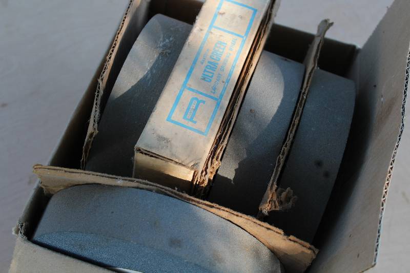 lot 2160 image: Lot of 5 - Grinding Wheels - Lapidary Sungem - 8 x 12 x 1