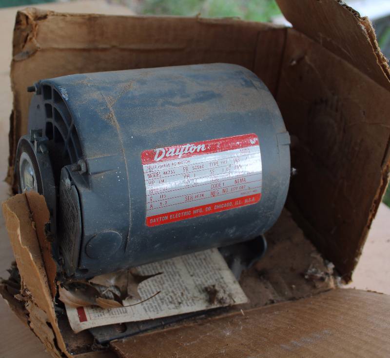 lot 2173 image: Dayton  Split Phase AC Electric Motor - 14hp, IPH, 1725 rpm, Model# 4K731