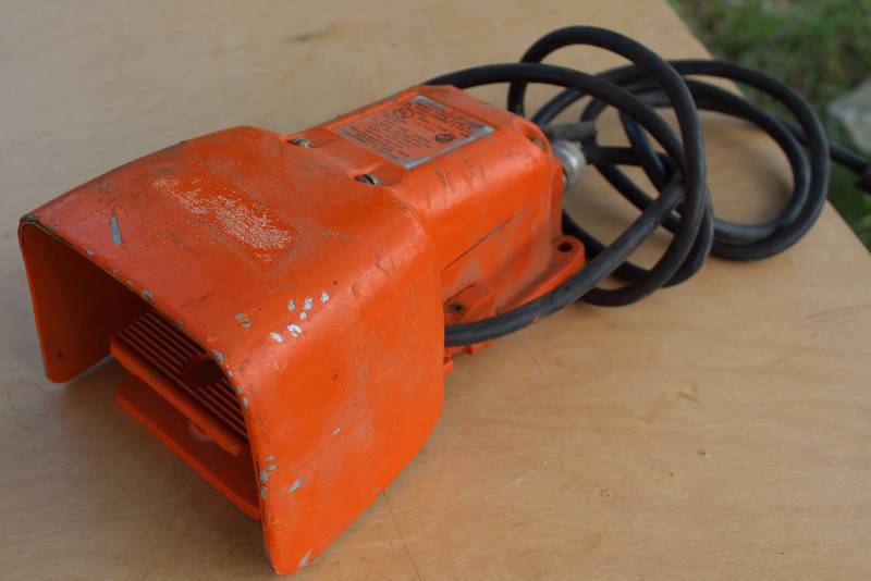 lot 2175 image: Foot Switch - Collins - Cat. No. 13803