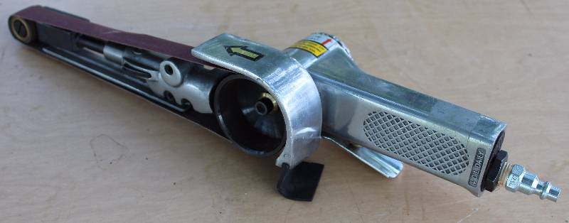 lot 2187 image: Pneumatic Belt Sander - w belt - see photos