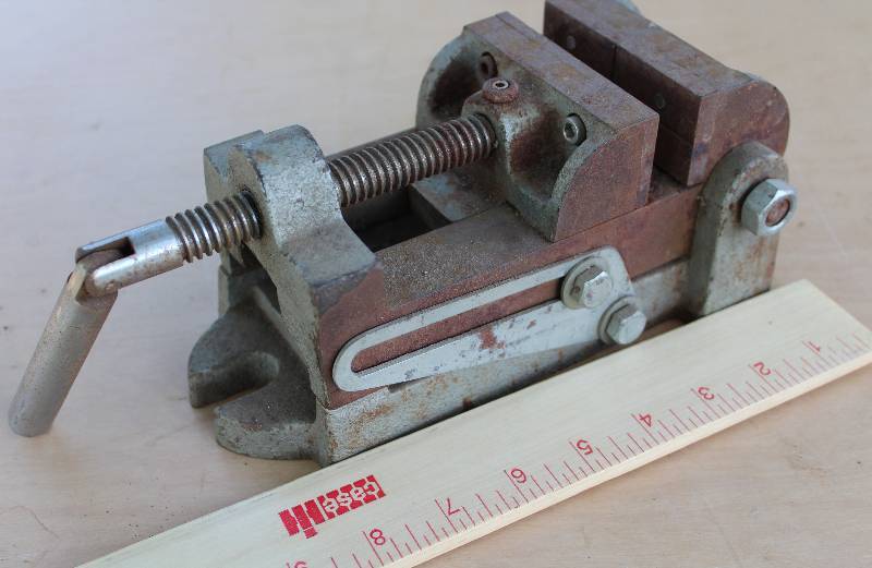lot 2192 image: Machinists Vice