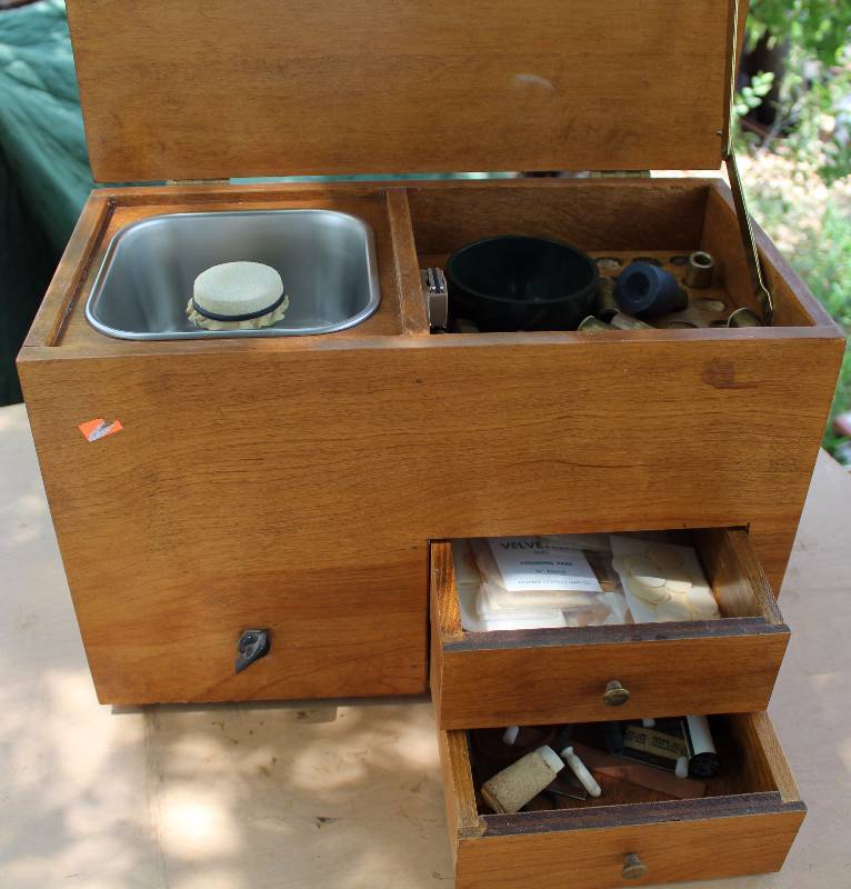 lot 2235 image: Polisher - In Wooden Cabinet w drawers - Very neat - w contents as shown in photos