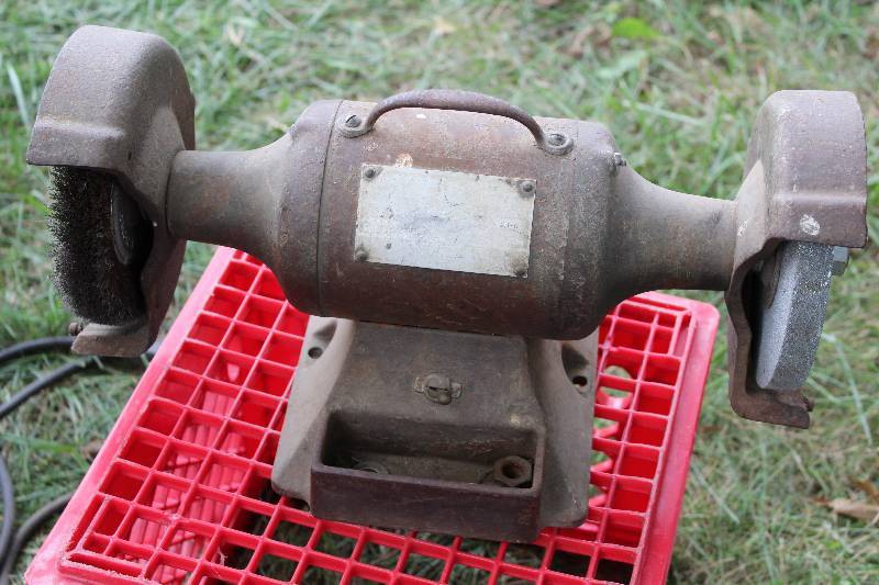 lot 2268 image: Dayton 13 hp - Bench Grinder