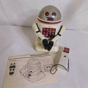 lot 5102 image: Vintage Tomy the Robot ( Like R2D2)